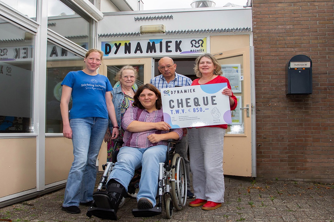 Stichting InNatura ontvangt cheque